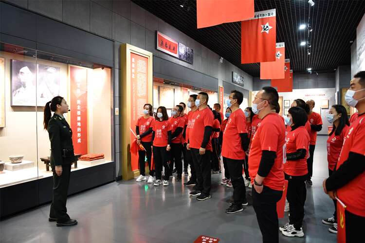 1619330824473076.jpg 參觀紅軍長(zhǎng)征勝利紀(jì)念館 (1)_副本.jpg